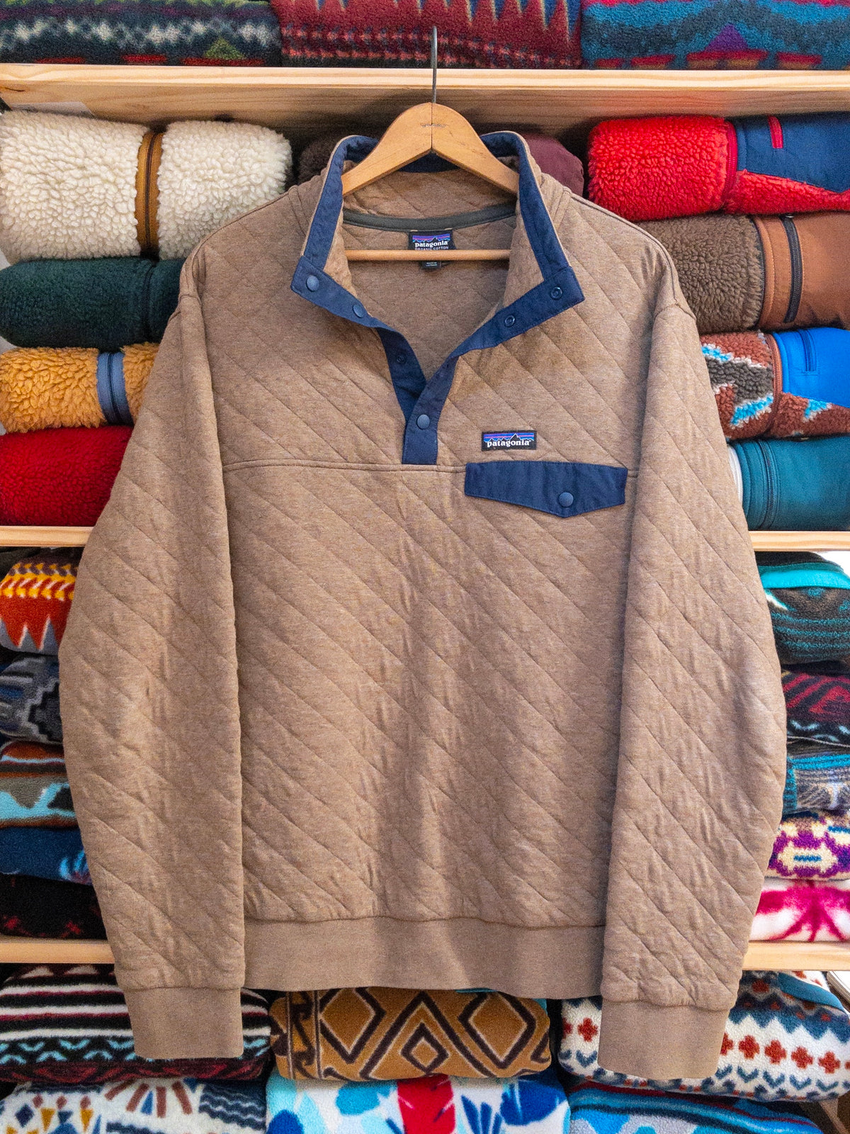 2020 Patagonia Mens Cotton Quilt Snap-T Pullover, Owl Brown / Classic Navy (M)