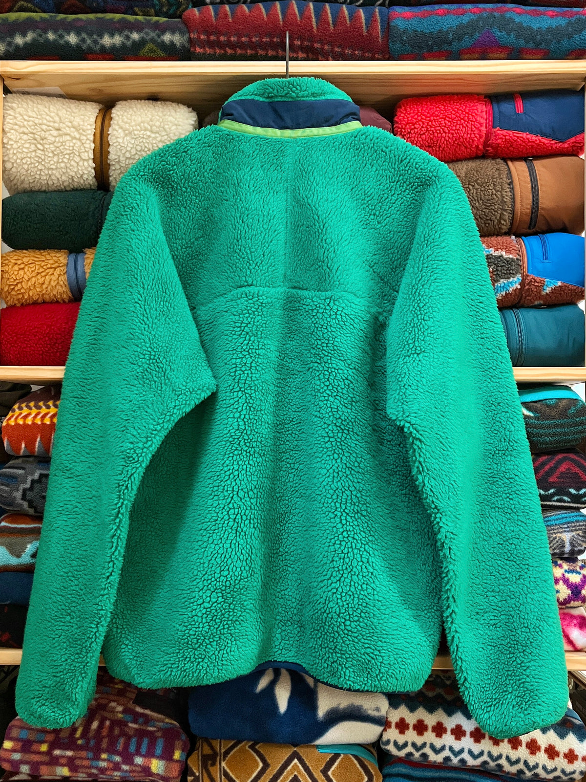 2011 Patagonia Classic Retro-X Fleece Jacket, Ginkgo Green / Classic Navy (L)