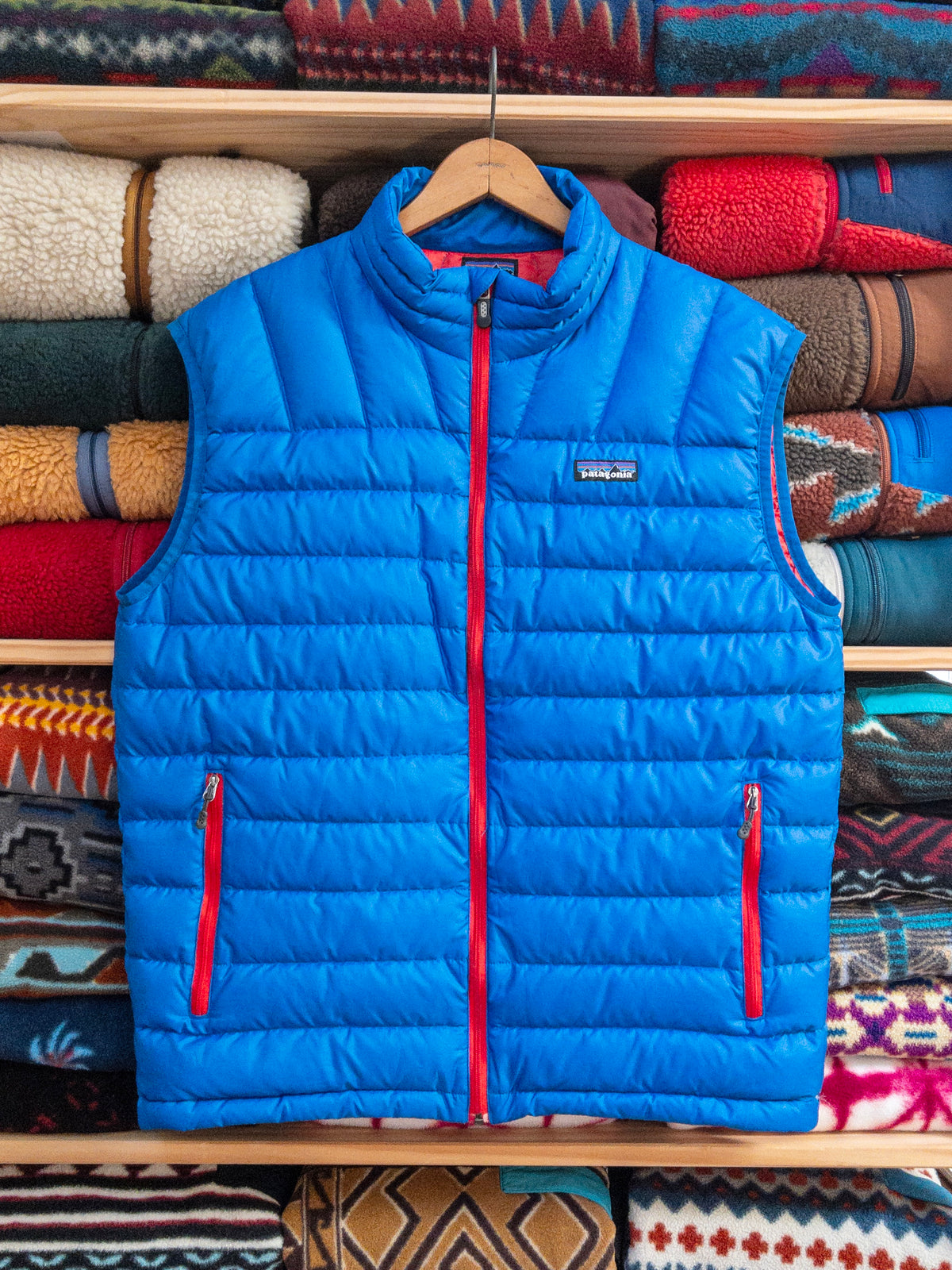 2010 Patagonia Mens Full-Zip Down Vest, Royal Blue / Red (M)