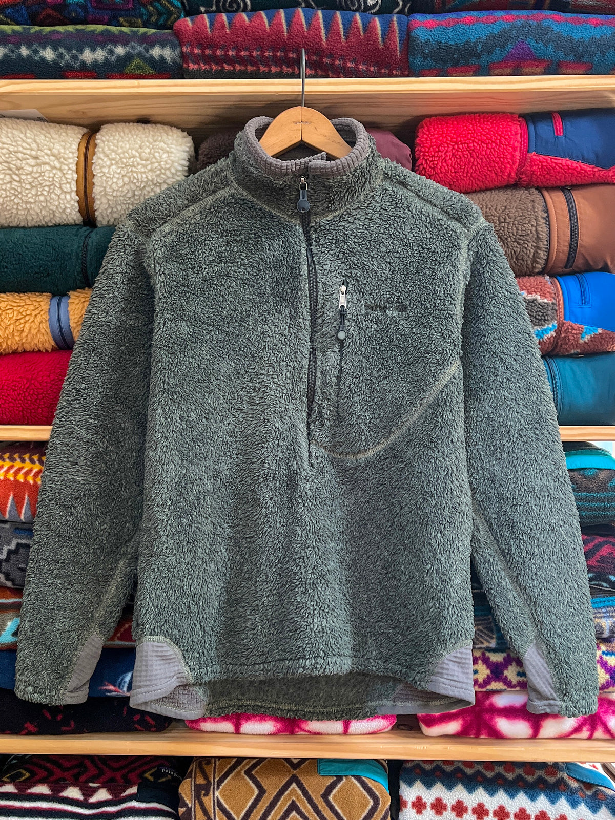 2003 Patagonia Made In The U.S.A. R2 Body Rug Pullover, Weathered Green (S)