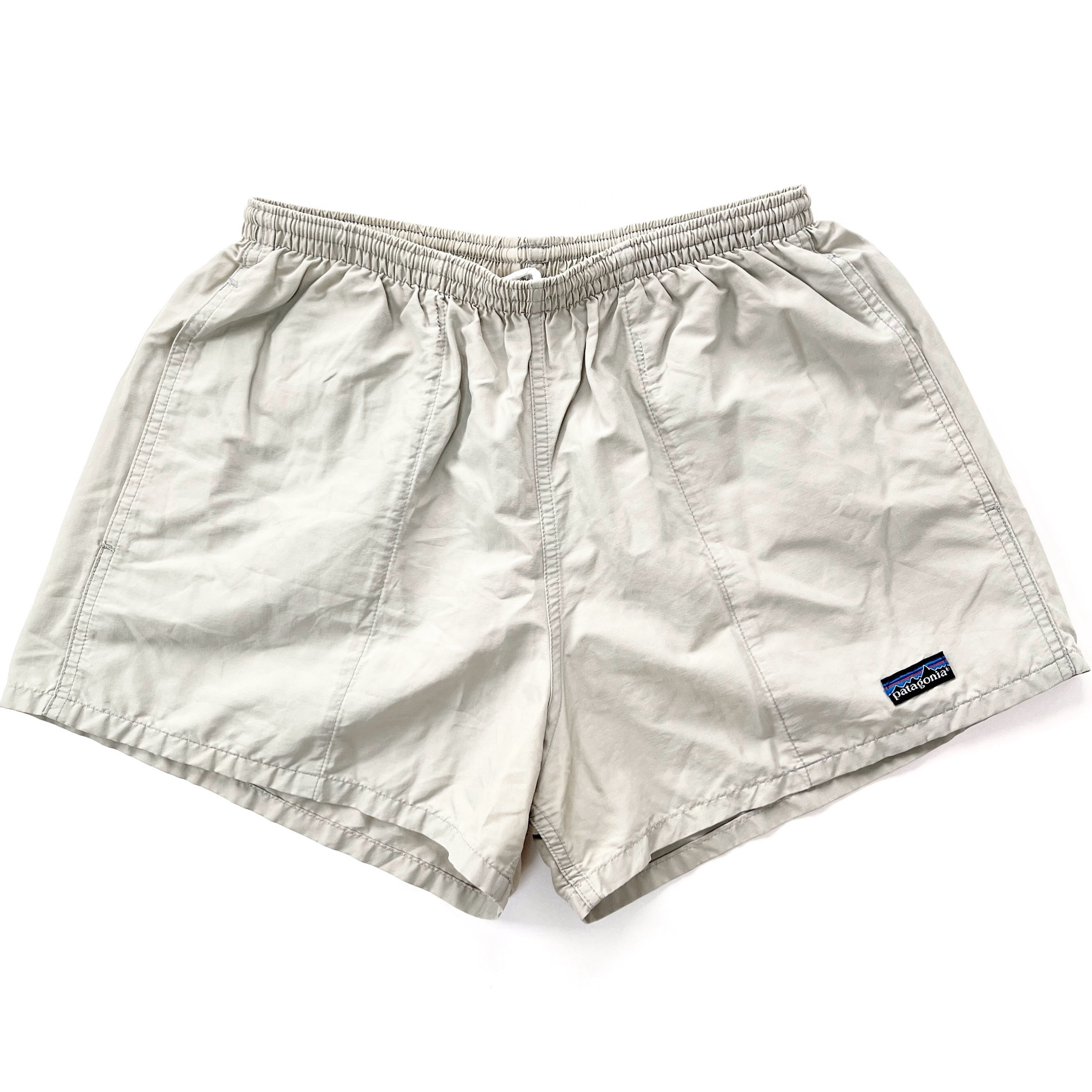 1980s Patagonia Mens 3.5” Cotton & Nylon Baggies Shorts, Light Grey-Tan (L)