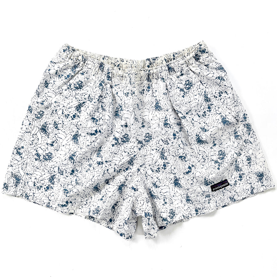 1990 Patagonia 4” Printed Cotton Baggies Shorts, White & Blue (M)