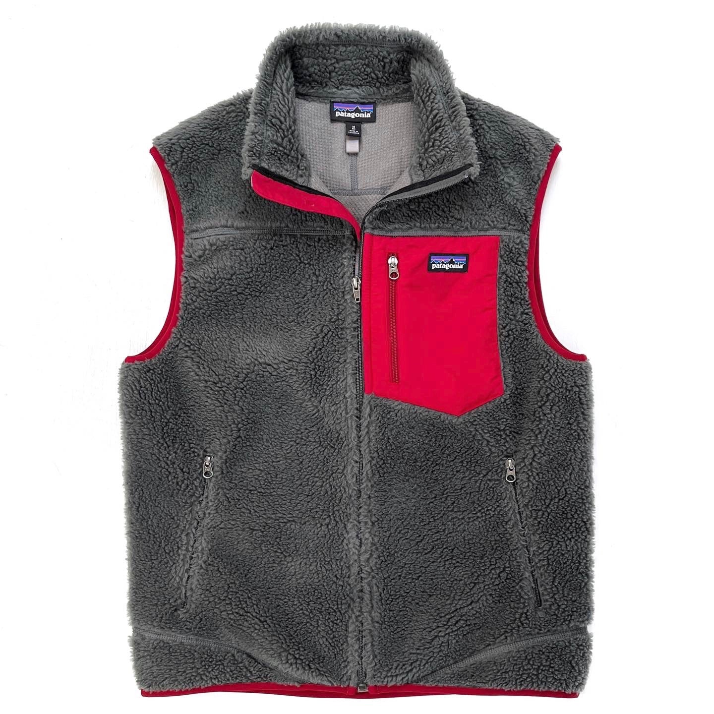 2015 Patagonia Mens Classic Retro-X Vest, Forge Grey & Red (M)