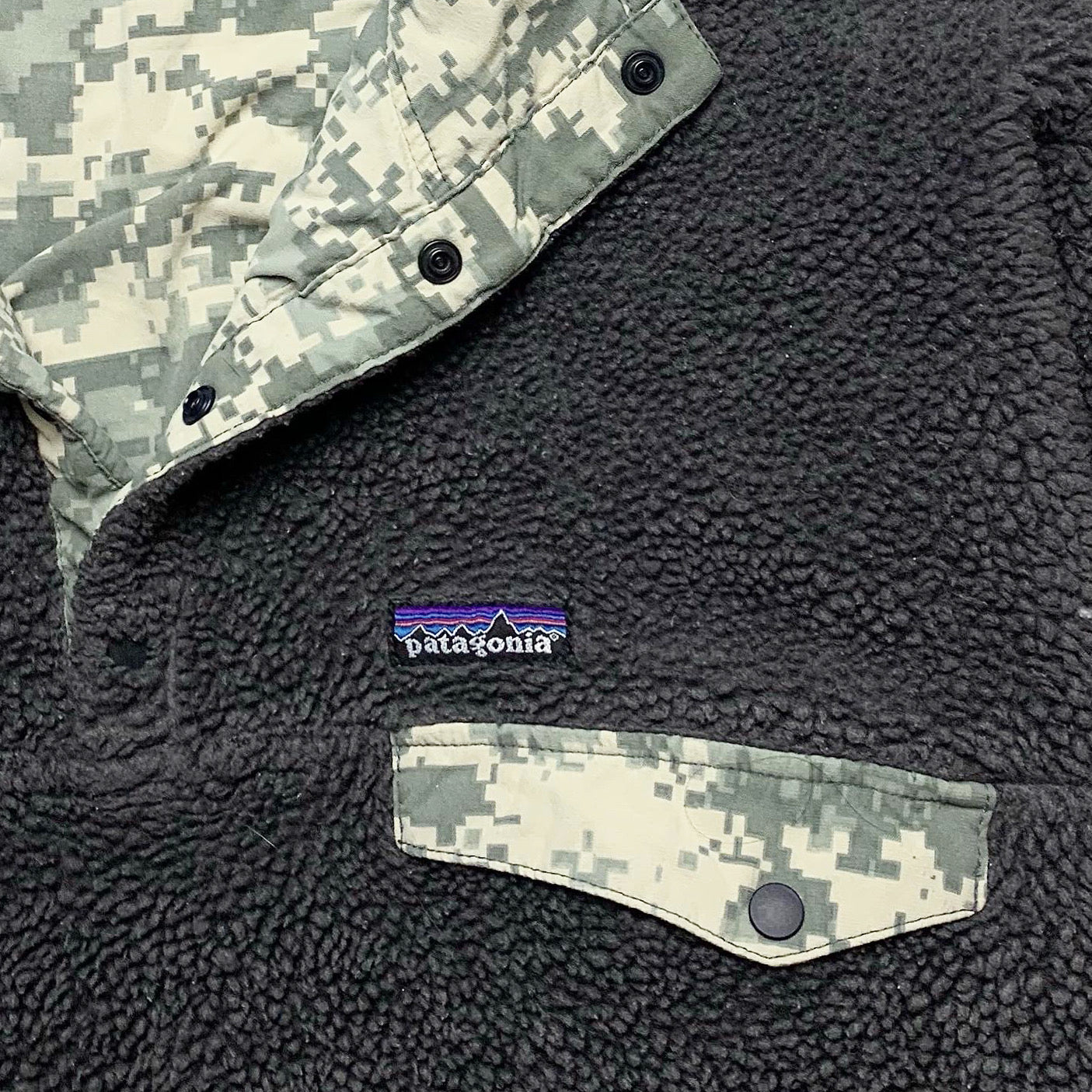 2008 Patagonia MARS Reversible Snap-T, Charcoal (L)