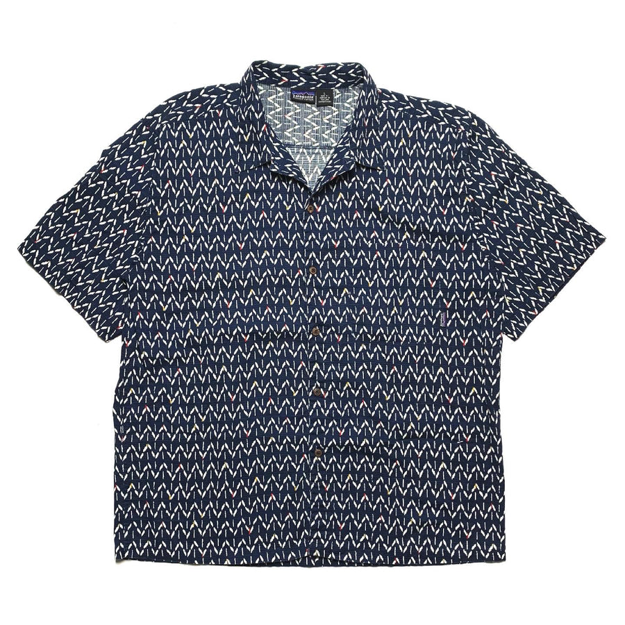 SP00 Patagonia Organic Cotton A/C Print Shirt, Navy/White (L/XL)